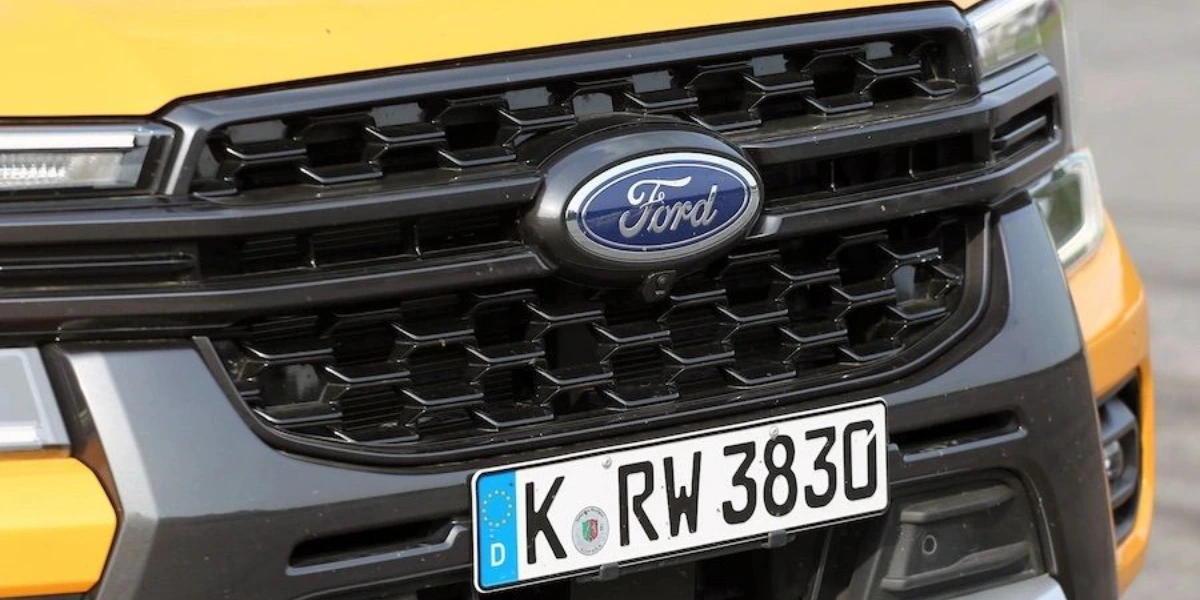 Logo thương hiệu Ford là một cầu nối cảm xúc quan trọng.Nguồn: Vezess